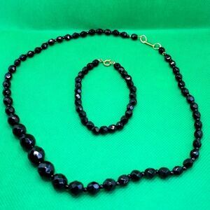 vintage hobeblack glass beaded‎ necklace and bracelet set.